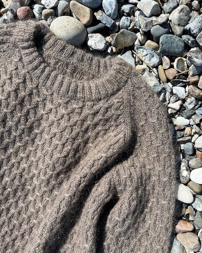 Jenny Sweater [EN] [Wzór w formie papierowej]