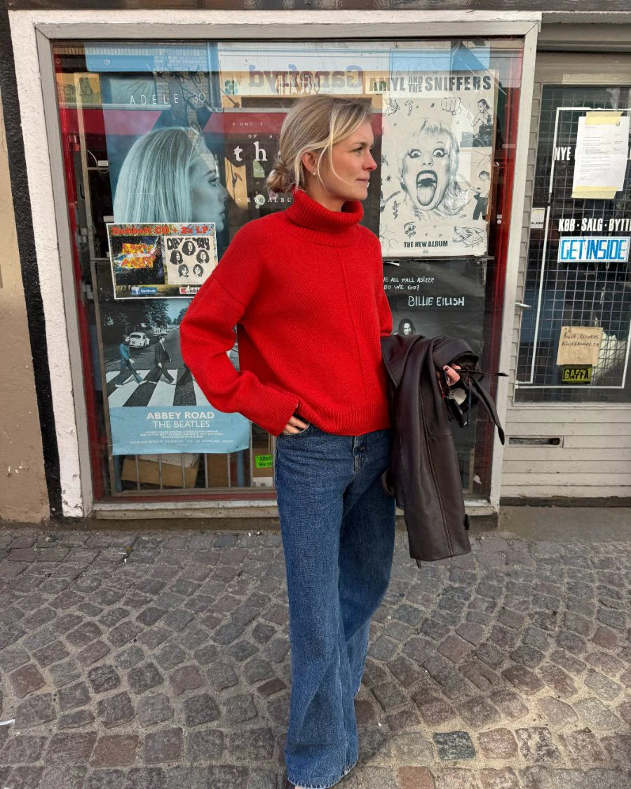 Scarlet Sweater [EN + PL] [Wzór w formie papierowej]