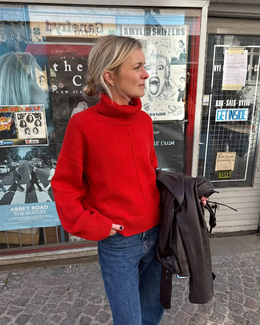 Scarlet Sweater [EN + PL] [Wzór w formie papierowej]