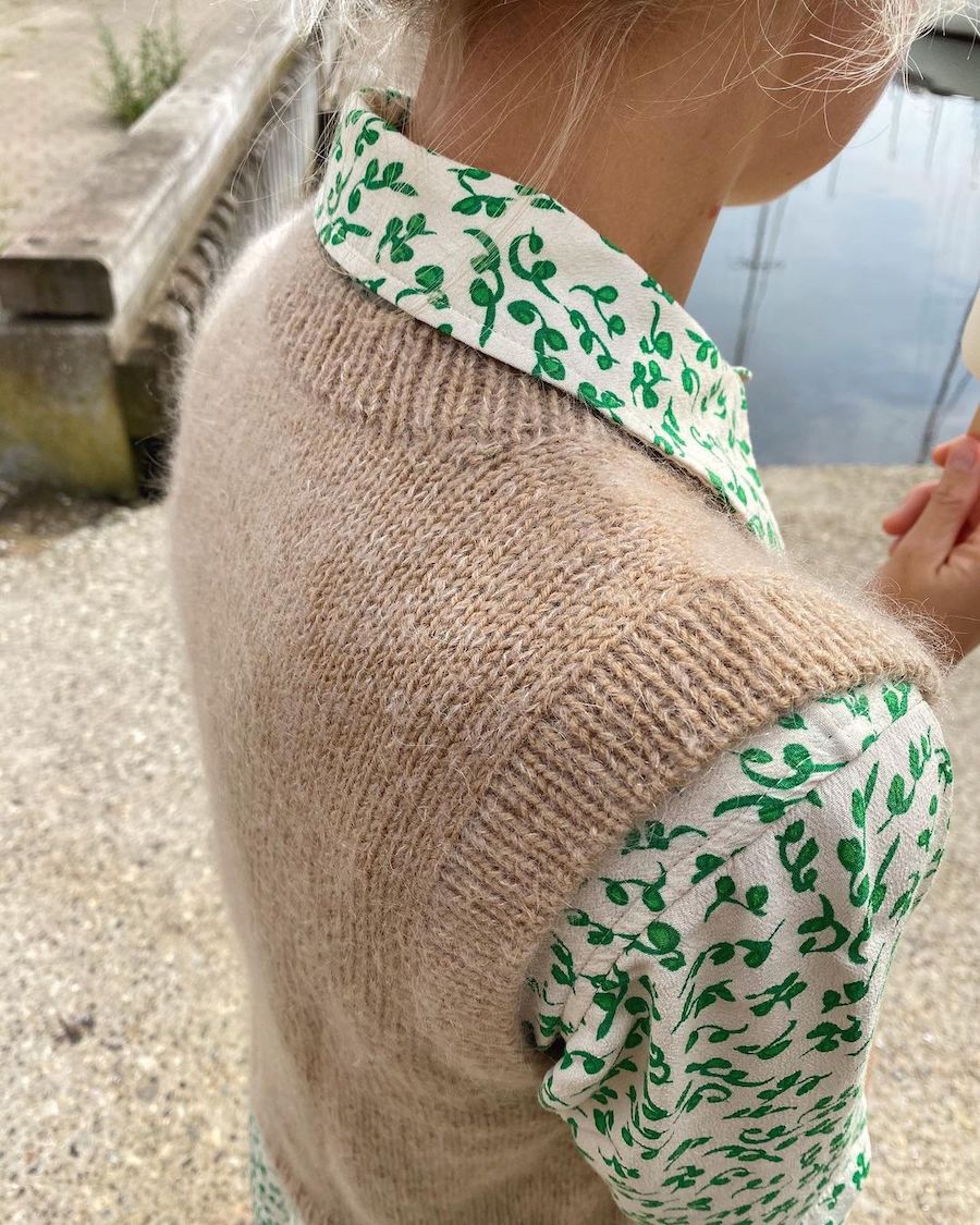 Stockholm Slipover V-neck [EN] [Wzór w formie papierowej]